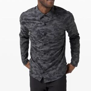 Lululemon Men’s down to the wire slim fit long sleeve camouflage size XS